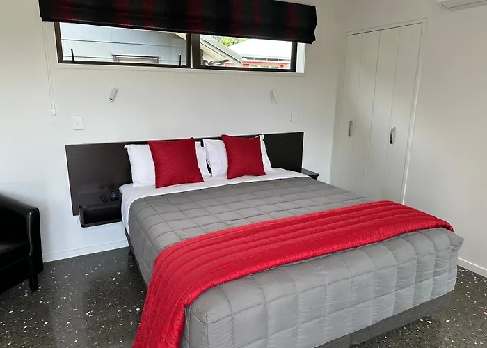 Middle Park Motel